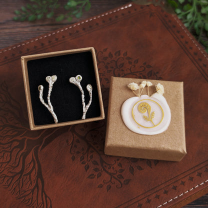 CLIMBING TWIG - Ohrring | 925 Silber und 999 Silber, Earclimber mit kletterndem Zweig und Zirkonen