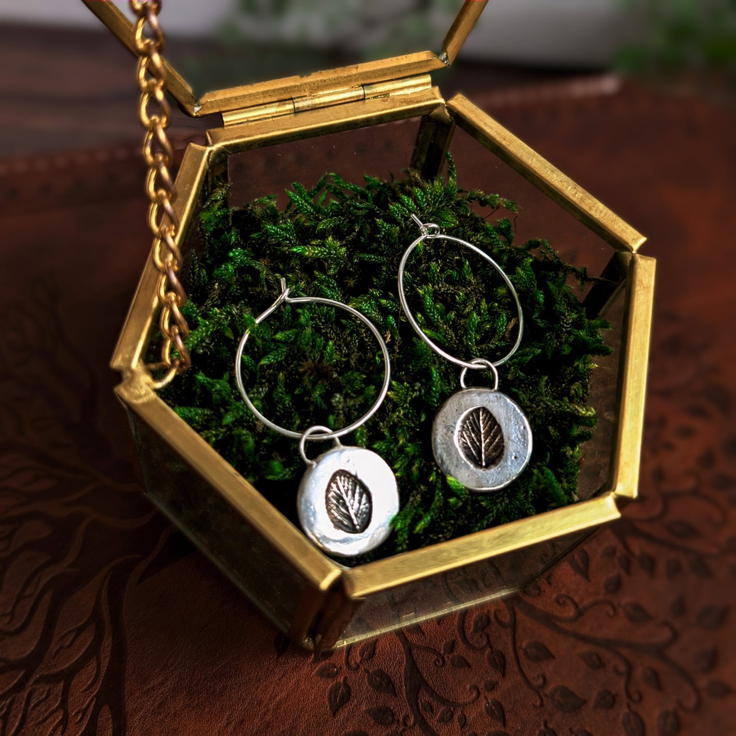 FORREST RELIC - Ohrringe | 925 Silber & 999 Silber, Creolen mit Blattabdruck